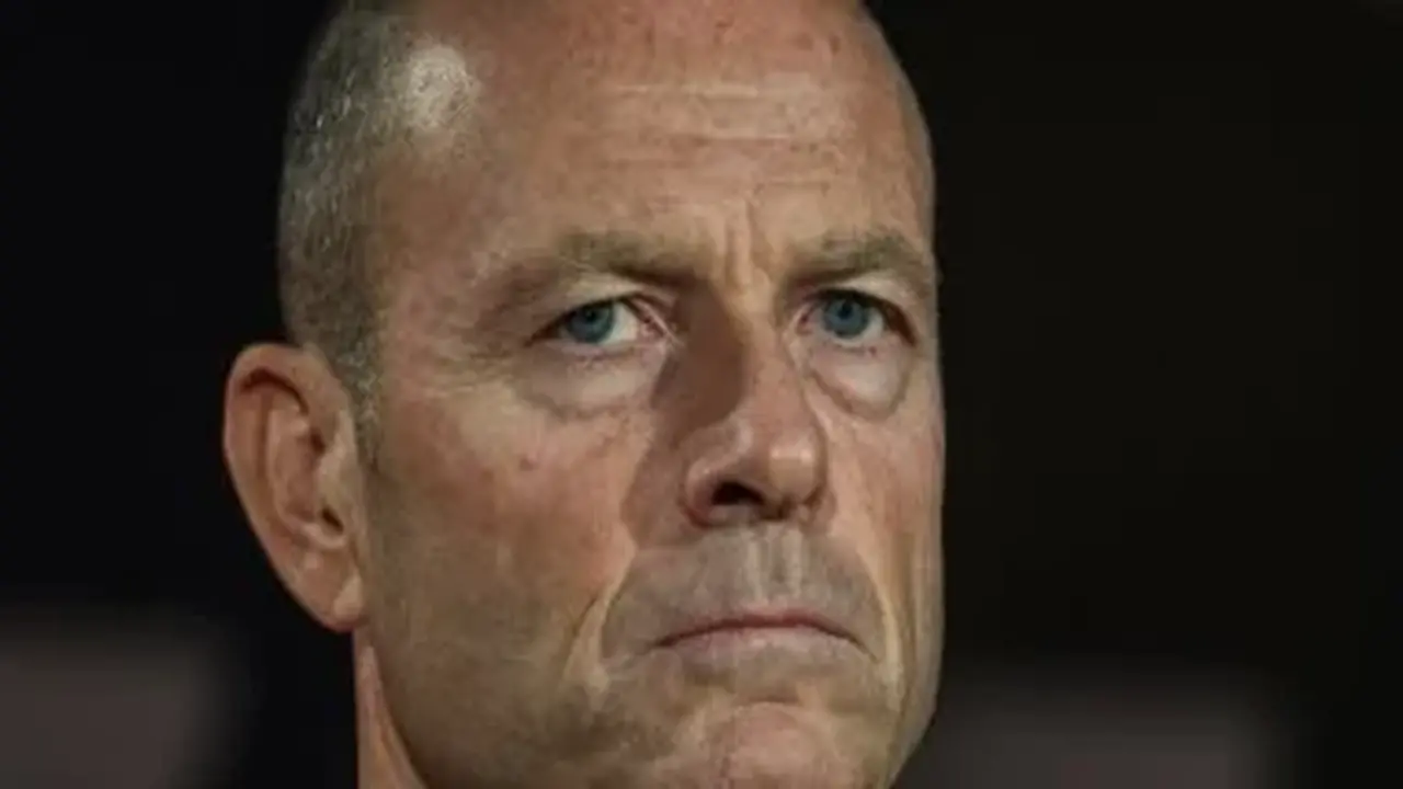 التشكيل المتوقع للأهلي أمام إنبي.. مفاضلة فنية بين حمزة وجراديشار في خط الهجوم